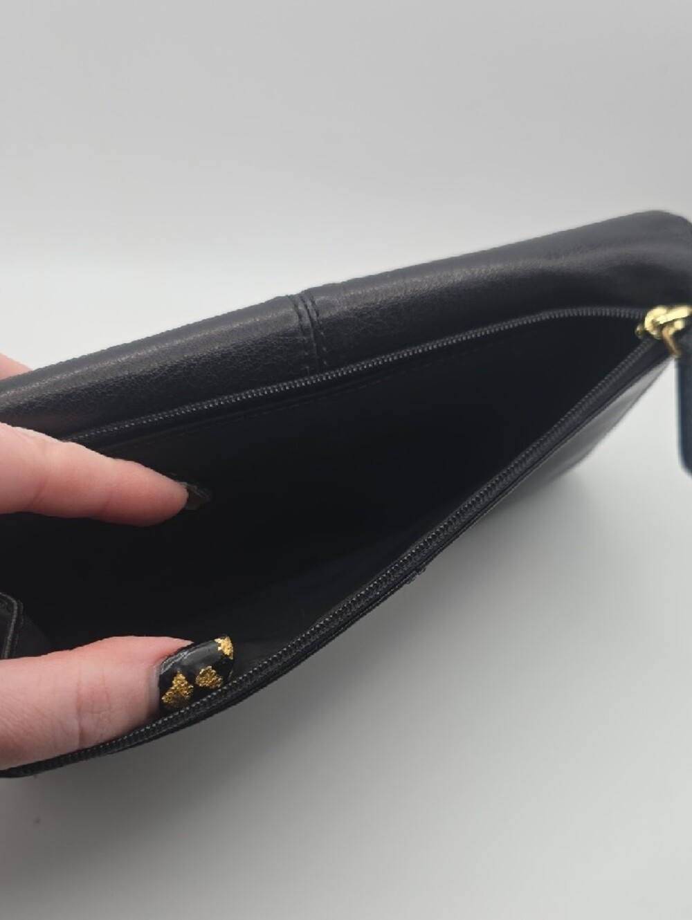 Coach Black Leather Wallet & Cheekbook Holder W/ Gold Hardware (GOOD/FAIR)✨️🖤✨️ - Picture 14 of 15